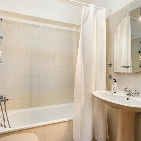 Amoreira 3br Center By Homesbyfc District de Faro